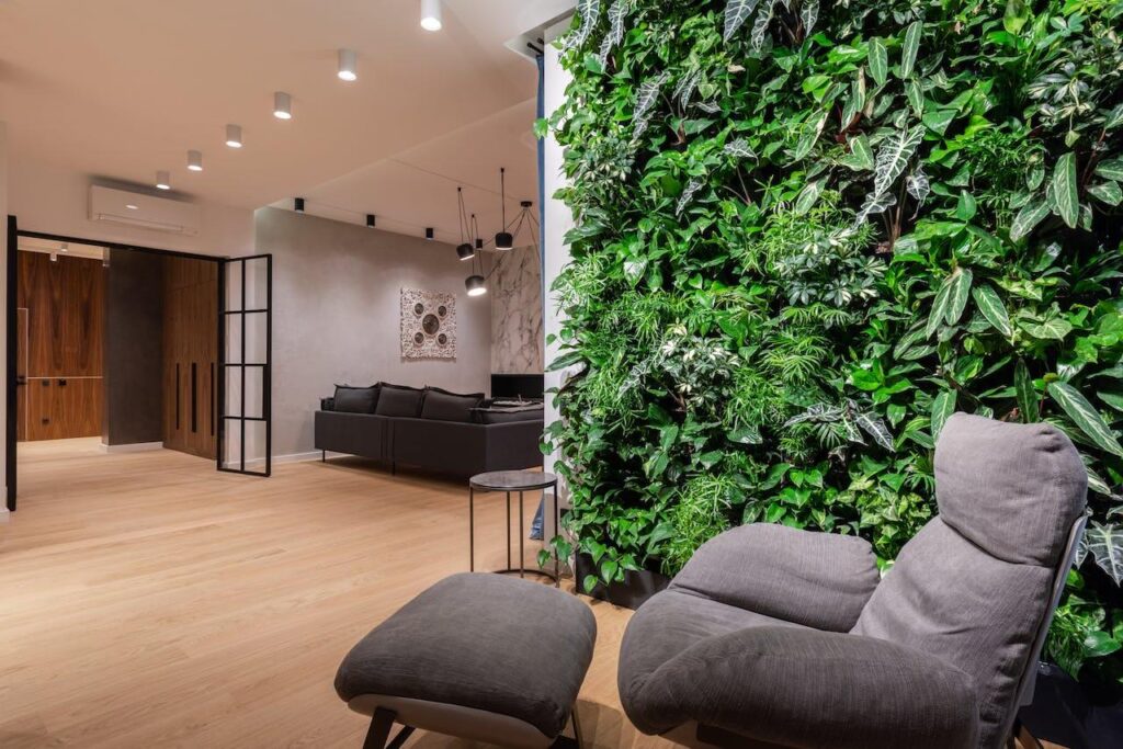 real life biophile haus gestaltung mit vertikaler wand garten
