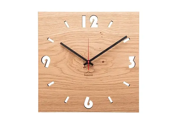 Design Wanduhr 'Duhrchbruch Eiche eckig'