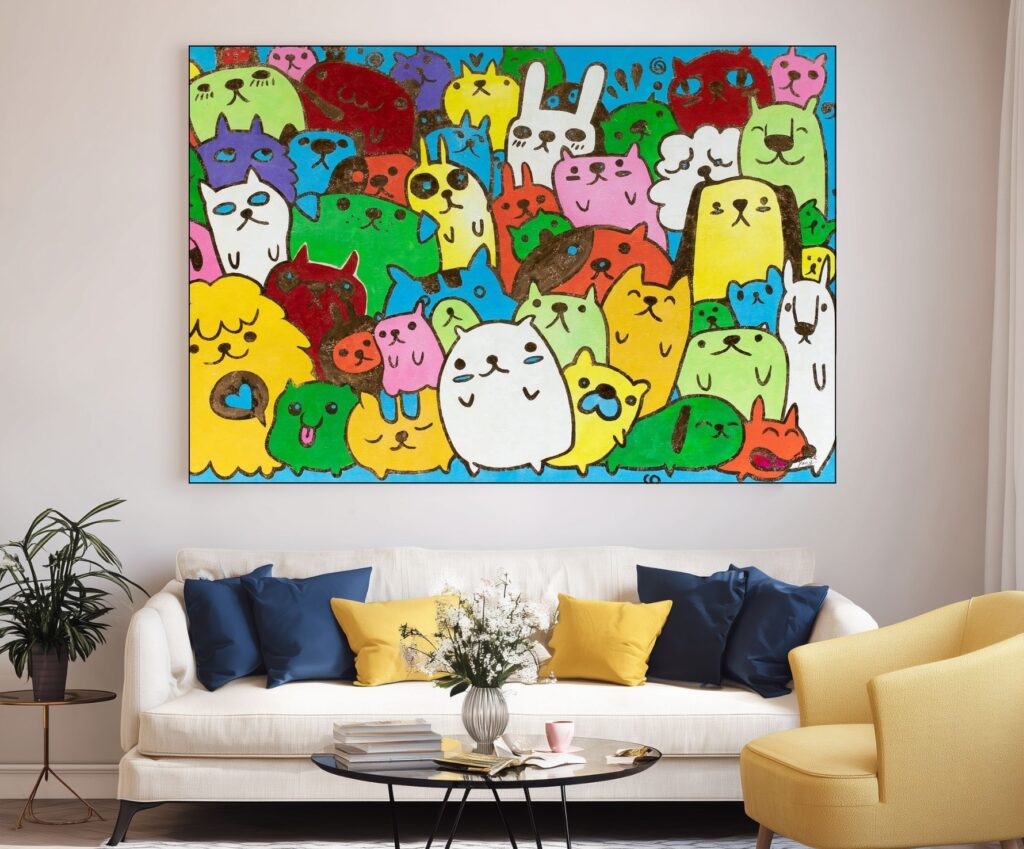 Modernes Wohnzimmer mit farbenfrohen Tiergesichtern, weißem Sofa und bunten Kissen